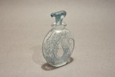 ルネ・ラリック　香水瓶「蛇」1920年